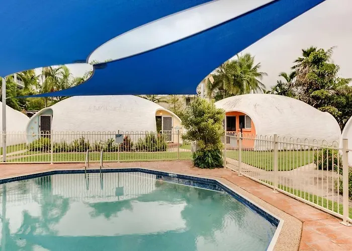 1 Bedroom Famous Beach-Front Dome At Trinity Beach, Sleeps 4